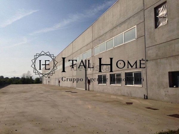 capannone in vendita ad Olginate