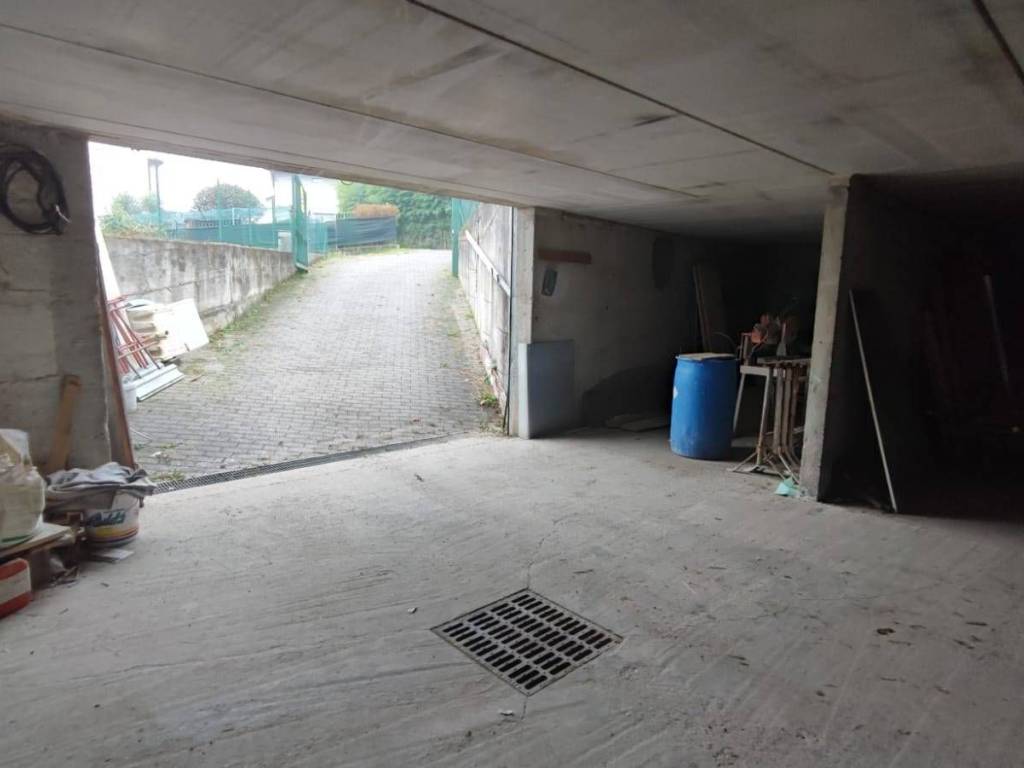 locale commerciale in vendita ad Olginate