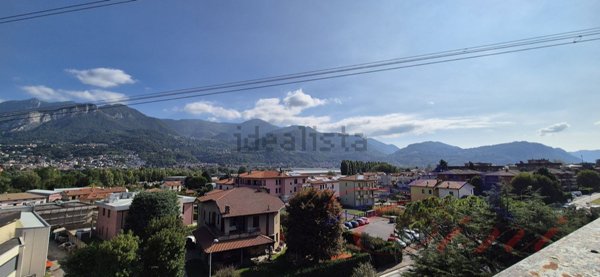appartamento in vendita ad Olginate in zona Capiate