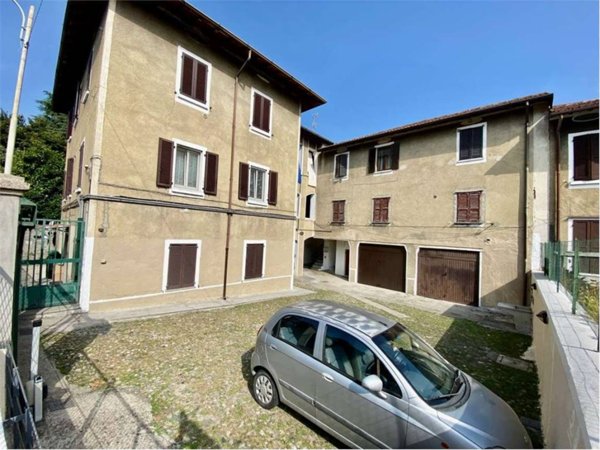 appartamento in vendita ad Olginate in zona Capiate