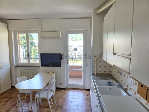appartamento in vendita ad Olginate in zona Capiate