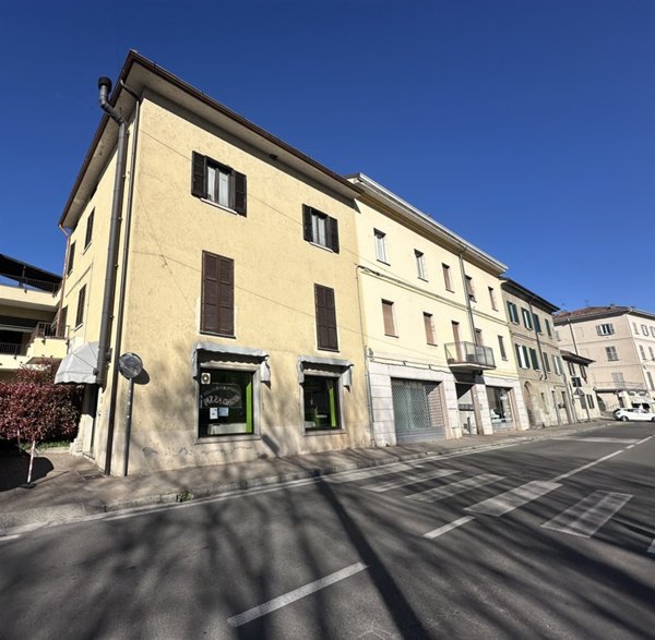 casa semindipendente in vendita ad Olginate in zona Capiate