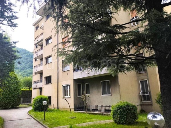 appartamento in vendita ad Olginate in zona Capiate