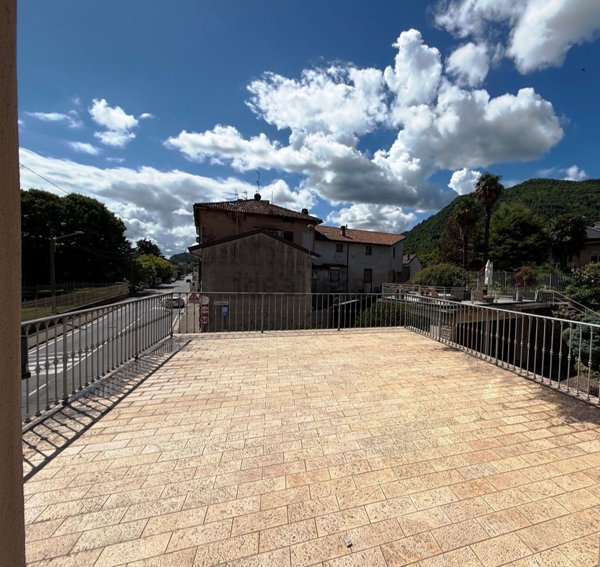 appartamento in vendita ad Olginate in zona Capiate