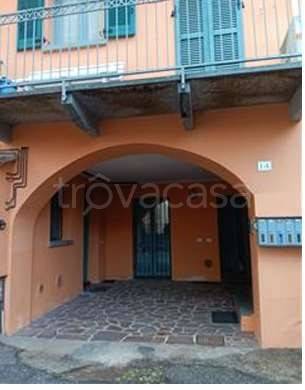appartamento in vendita ad Olginate in zona Capiate