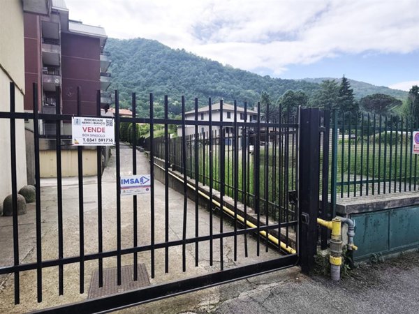 ufficio in vendita ad Olginate in zona Capiate