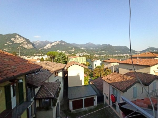 appartamento in vendita ad Olginate in zona Capiate