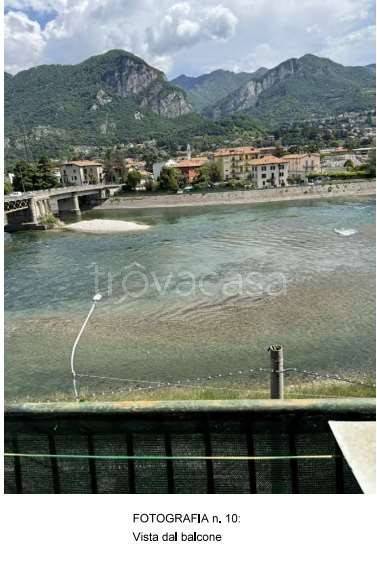 appartamento in vendita ad Olginate in zona Capiate