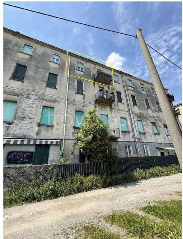 appartamento in vendita ad Olginate in zona Capiate