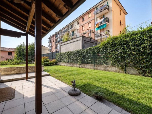 casa indipendente in vendita ad Olginate in zona Capiate