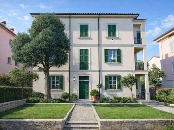 appartamento in vendita ad Olginate in zona Capiate