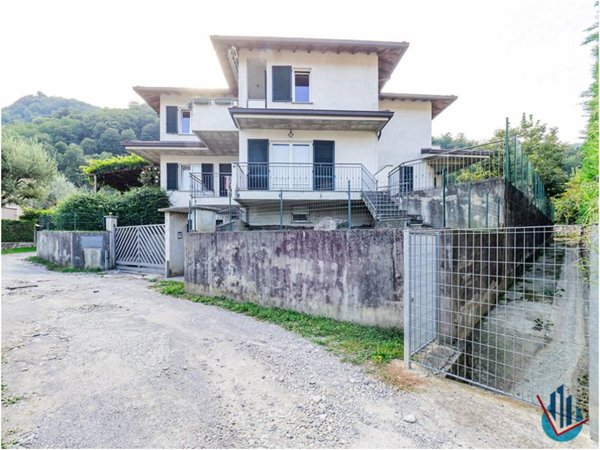 appartamento in vendita ad Olginate in zona Capiate