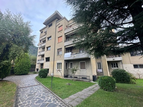 appartamento in vendita ad Olginate in zona Capiate