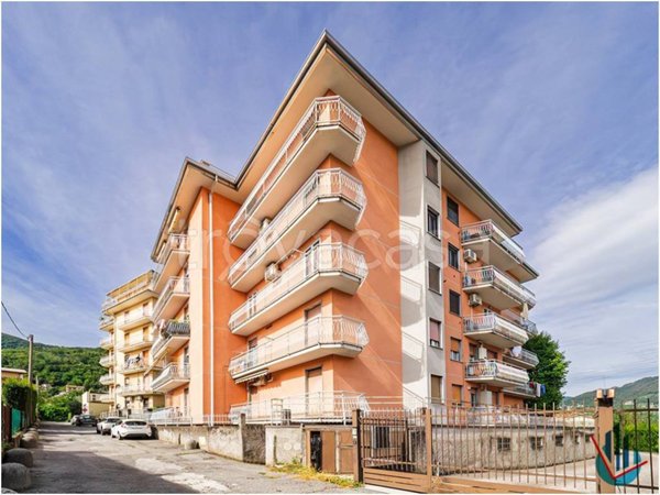 appartamento in vendita ad Olginate in zona Capiate