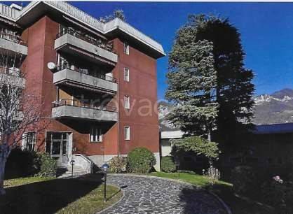 appartamento in vendita ad Olginate in zona Capiate