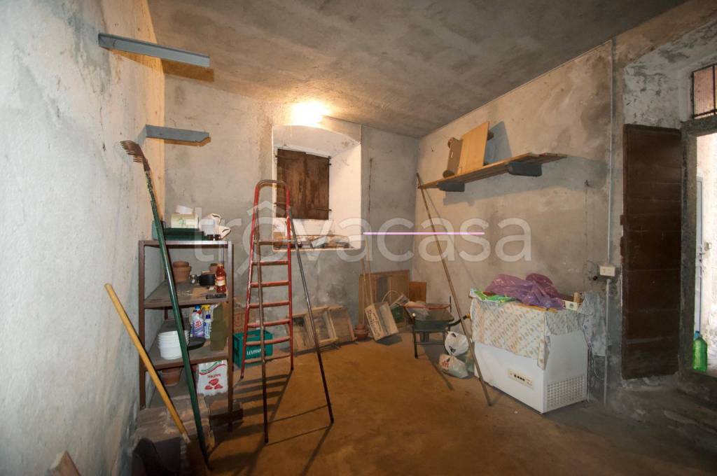 casa indipendente in vendita ad Oliveto Lario in zona Onno