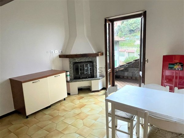 appartamento in vendita ad Oliveto Lario in zona Limonta