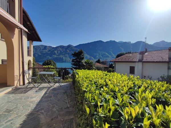 appartamento in vendita ad Oliveto Lario