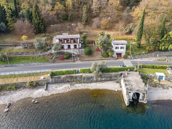 casa indipendente in vendita ad Oliveto Lario in zona Vassena