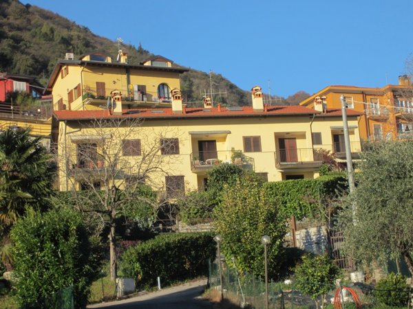 appartamento in vendita ad Oliveto Lario in zona Limonta