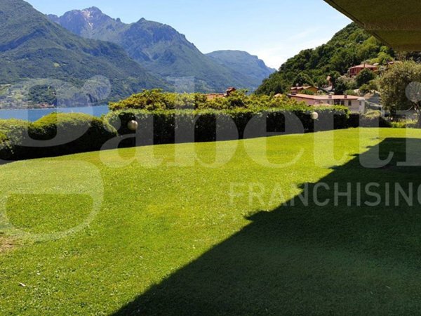casa indipendente in vendita ad Oliveto Lario in zona Limonta