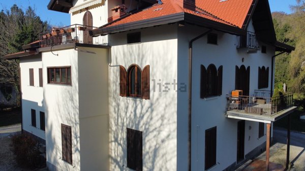 appartamento in vendita ad Oliveto Lario