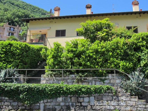 appartamento in vendita ad Oliveto Lario