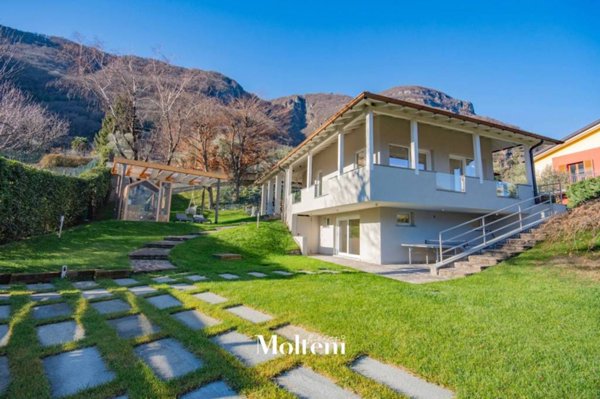 casa indipendente in vendita ad Oliveto Lario in zona Onno