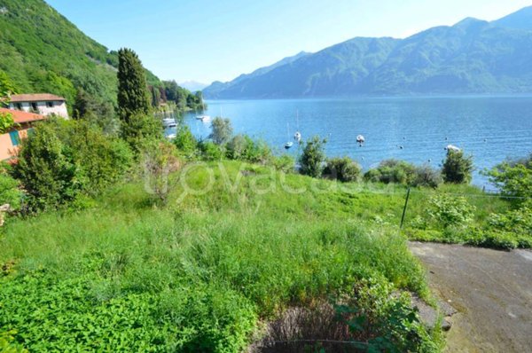 casa indipendente in vendita ad Oliveto Lario in zona Limonta