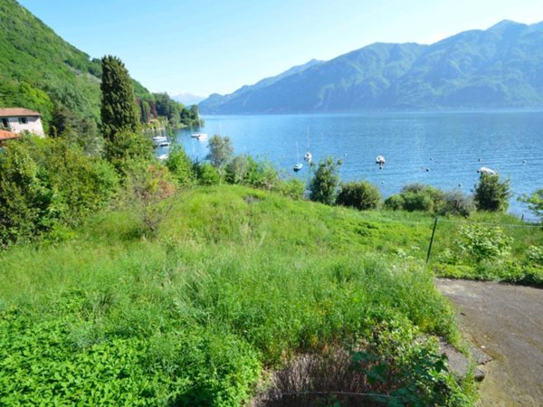 casa indipendente in vendita ad Oliveto Lario in zona Limonta