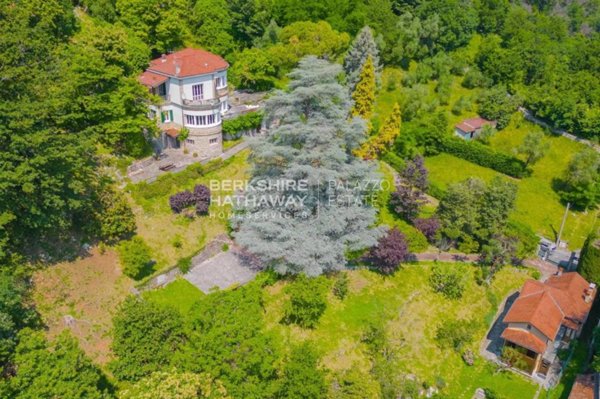 casa indipendente in vendita ad Oliveto Lario in zona Vassena