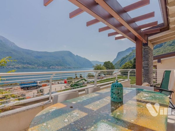appartamento in vendita ad Oliveto Lario in zona Onno