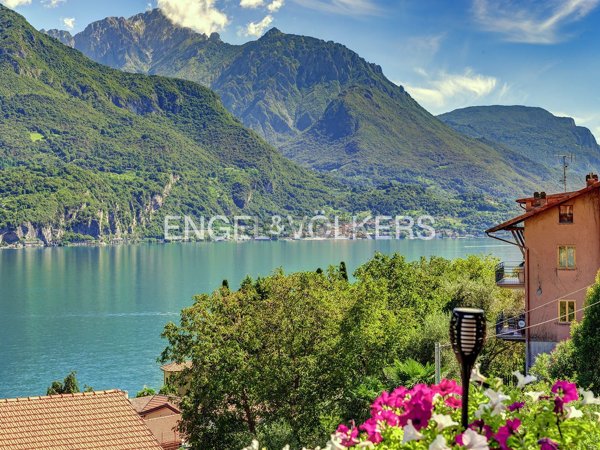 appartamento in vendita ad Oliveto Lario