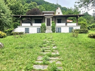 casa indipendente in vendita ad Oliveto Lario