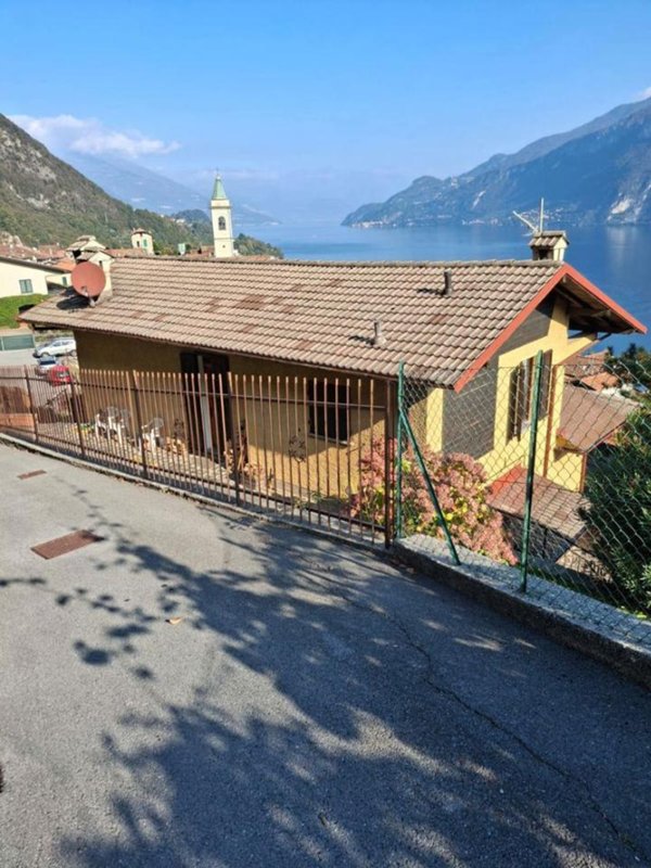 casa indipendente in vendita ad Oliveto Lario in zona Limonta