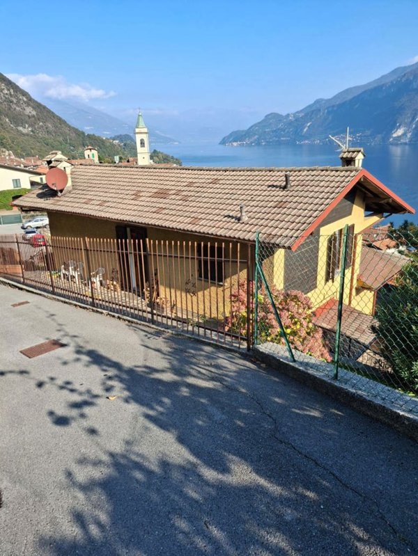 casa indipendente in vendita ad Oliveto Lario in zona Limonta