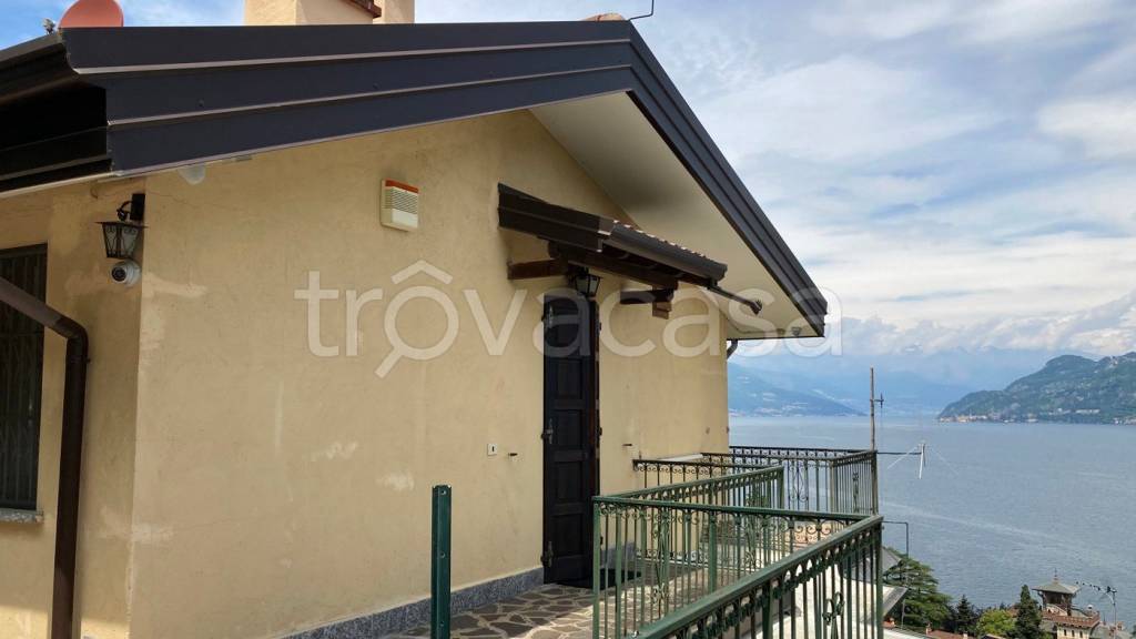 casa indipendente in vendita ad Oliveto Lario in zona Limonta
