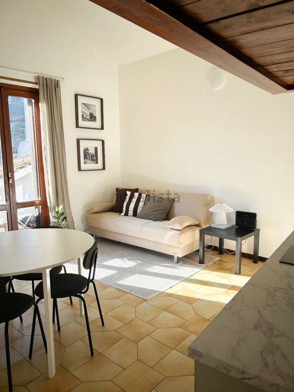 appartamento in vendita ad Oliveto Lario in zona Limonta