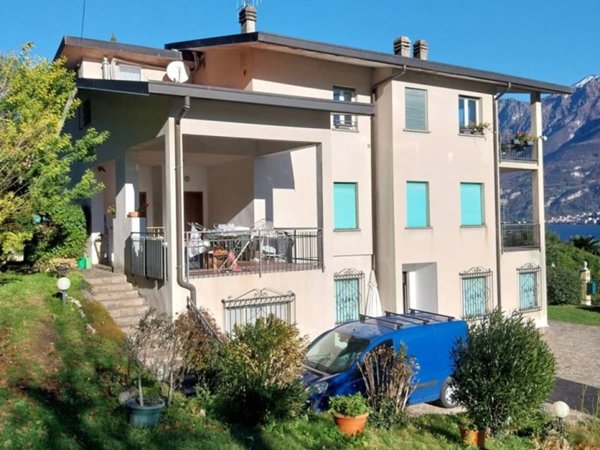 appartamento in vendita ad Oliveto Lario in zona Onno