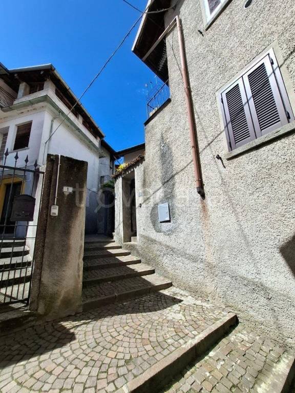 appartamento in vendita ad Oliveto Lario in zona Limonta