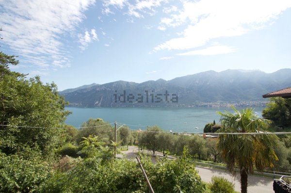 casa indipendente in vendita ad Oliveto Lario in zona Limonta