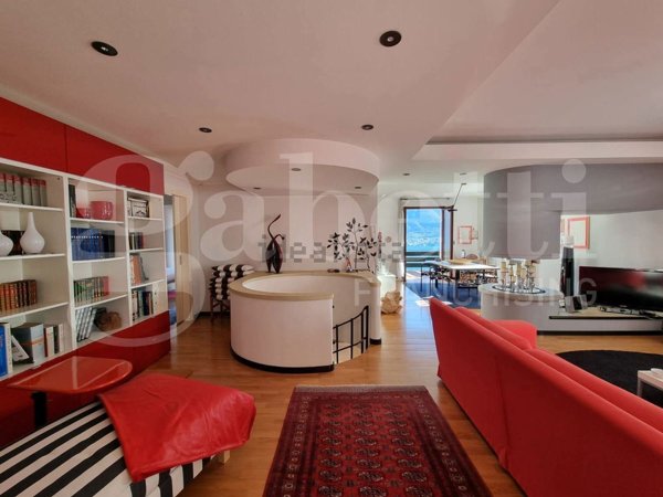 casa indipendente in vendita ad Oliveto Lario