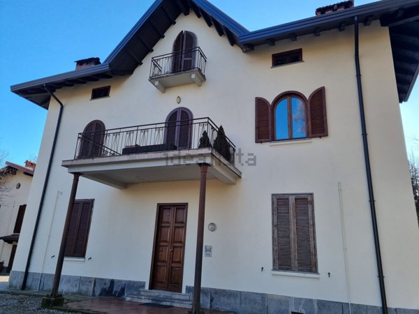 appartamento in vendita ad Oliveto Lario