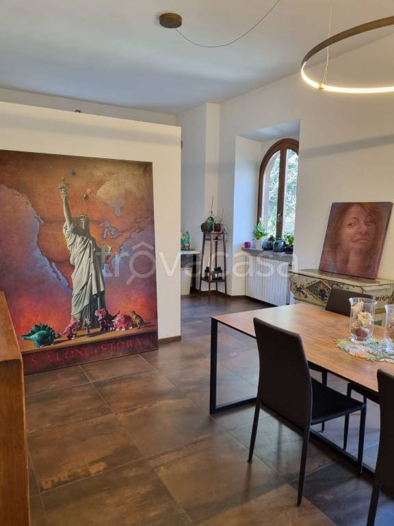 appartamento in vendita ad Oliveto Lario