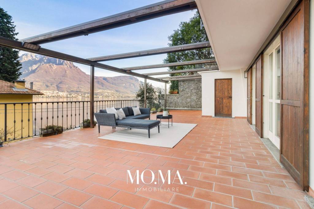 casa indipendente in vendita ad Oliveto Lario in zona Vassena