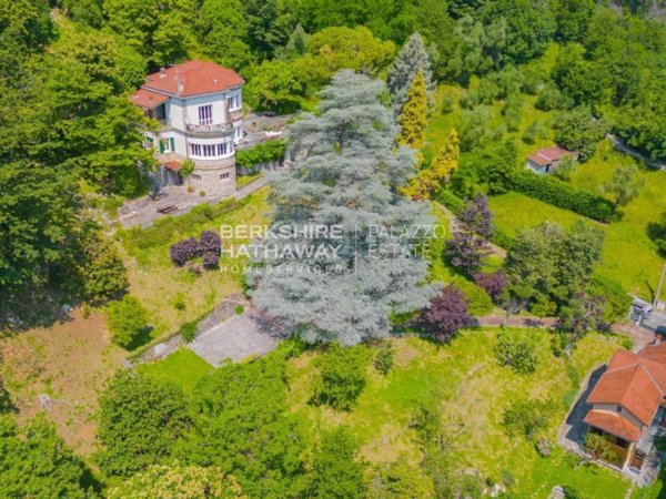 casa indipendente in vendita ad Oliveto Lario