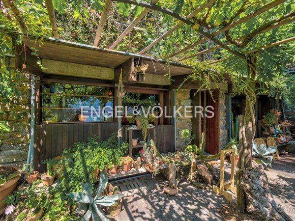 casa indipendente in vendita ad Oliveto Lario