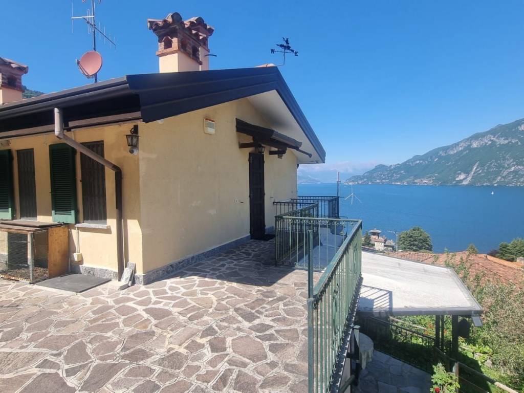 casa indipendente in vendita ad Oliveto Lario in zona Limonta