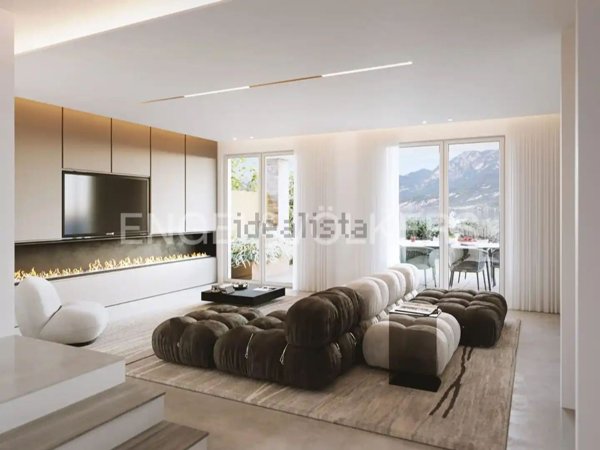 casa indipendente in vendita ad Oliveto Lario