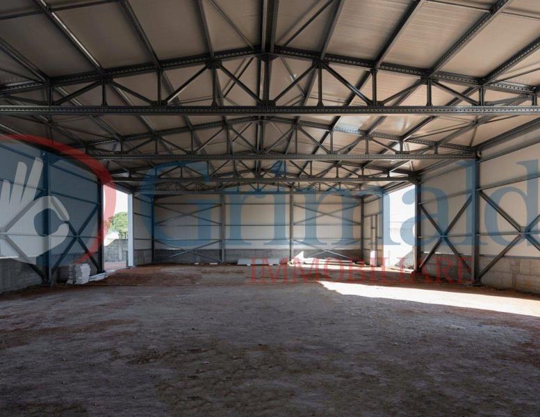 locale commerciale in vendita ad Osnago